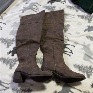 Brand new brown boots
